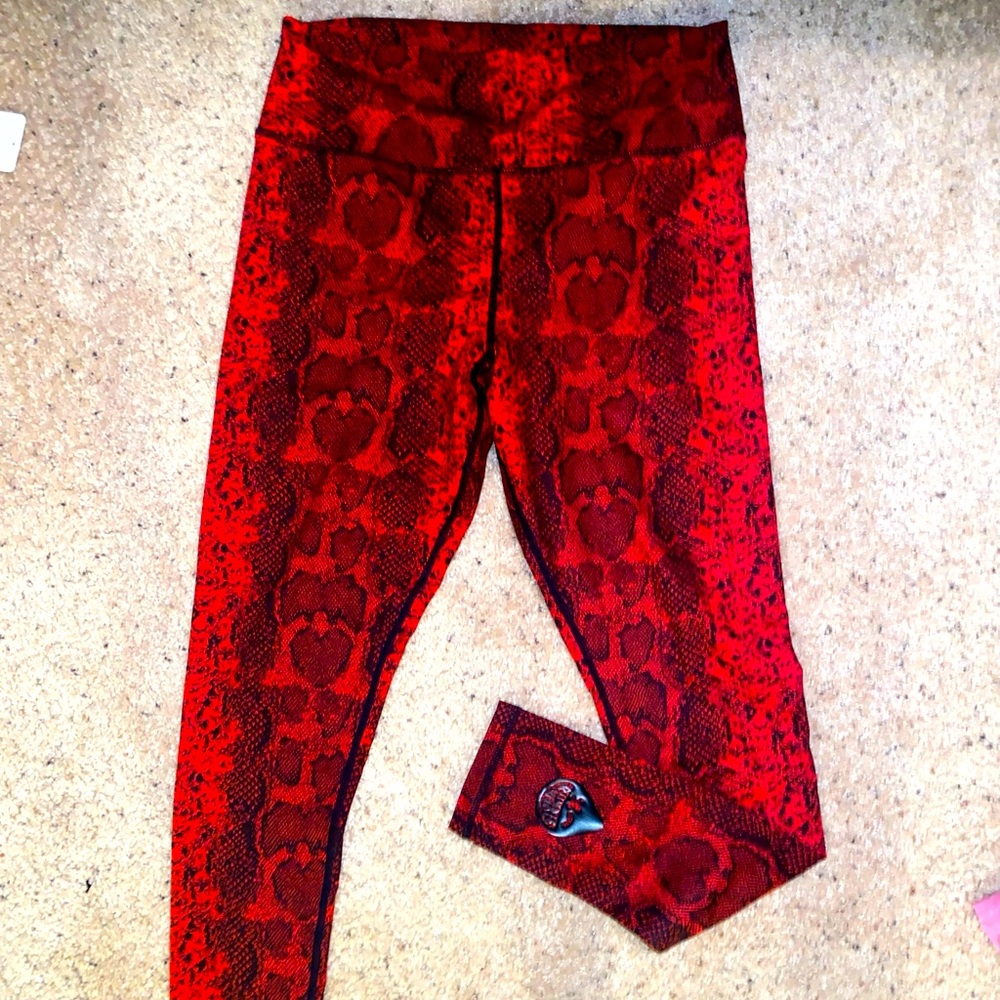 Great condition. Sz L. 28 length